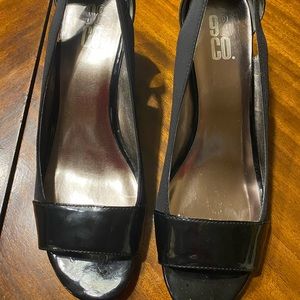9 & Co Sz 9M Black Fabric/Patent Leather Look Wedge EUC😊😊